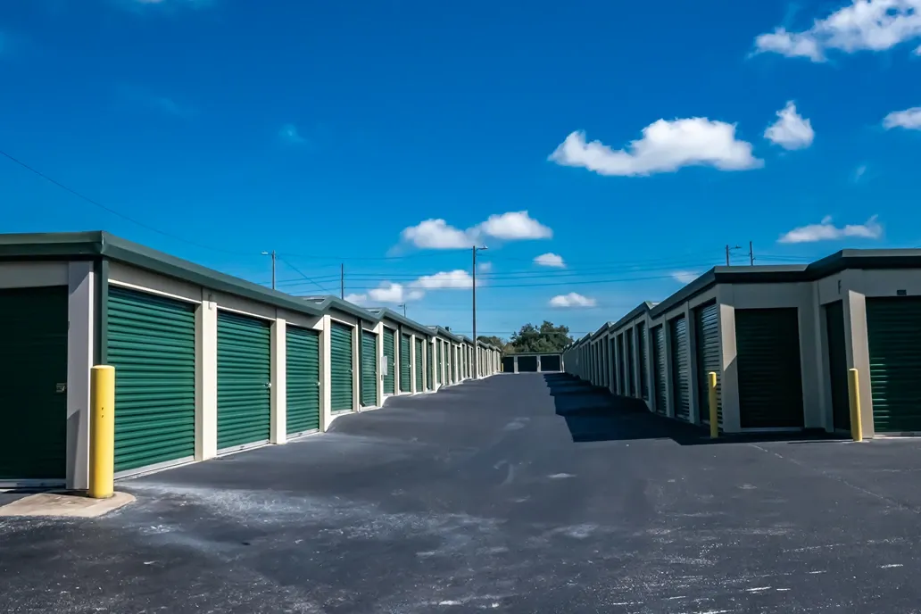 exterior drive up storage units 