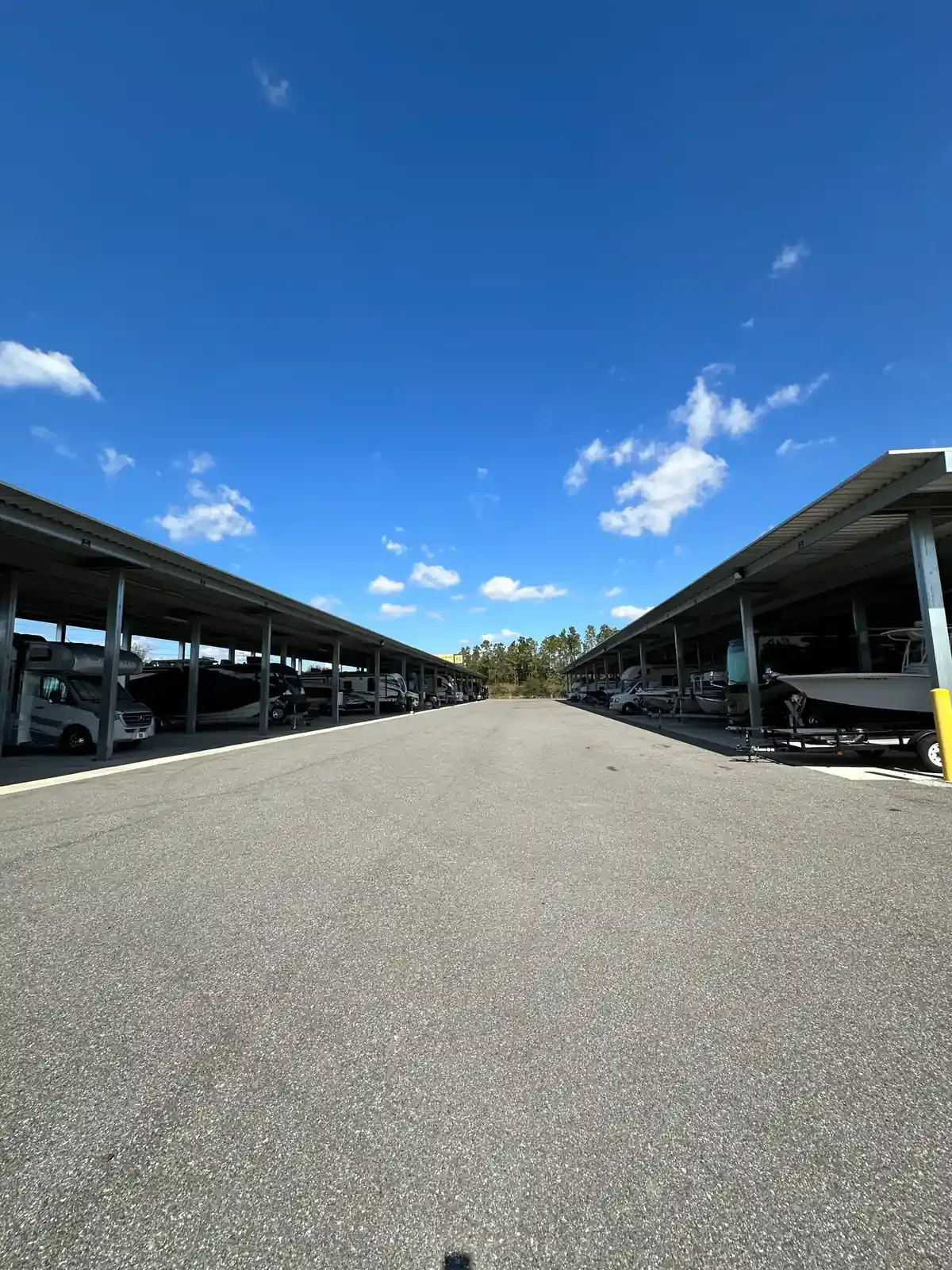 Ridgeview - Champions Gate Versatile storage facility for personal vehicles and recreational vehicles